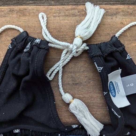 Black and white halter top - Picture 3 of 3